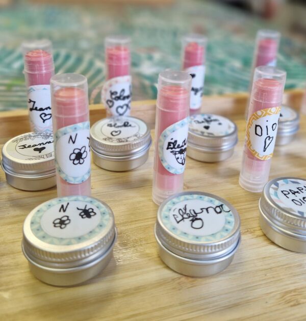 sticks à lèvres et parfum solides